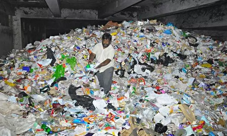 Seal the Shops Selling Banned Plastic Items : Madras High Court Directs Nilgiri District Collector