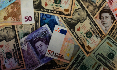 Customs Must Preserve CCTV Footage Upon Receiving Complaint Of Officials Illegally Seizing Foreign Currency From Travellers: Delhi HC Customs Must Preserve CCTV Footage Upon Receiving Complaint Of Officials Illegally Seizing Foreign Currency From Travellers: Delhi HC