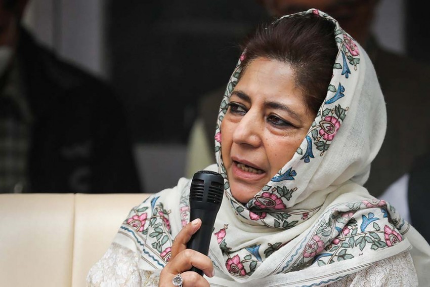 Mehbooba Muftis Plea For Issuance Of Passport: Take Decision Uninfluenced By Single Bench Observations J&K High Court [DB] To Passport Authority