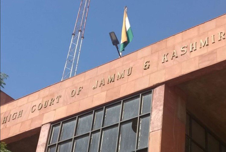 Jammu and Kashmir and Ladakh High Court, Refusal, Rape Victim Testimony, Absence, Corroboration, Insult, Injury, JKL High Court, Upholds Rape Conviction, Justice Rajnesh Oswal and Justice Mohan Lal,