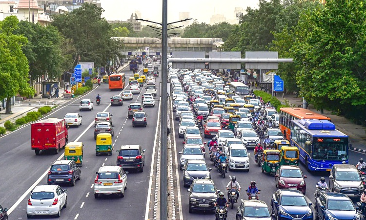 Delhi government, deregister, diesel vehicles, 10 year old, January 1 2022, NOC, electric, scrap, Transport Department of the Government of Delhi, NGT, national green tribunal, Vardhaman Kaushik Vs Union of India & Ors,