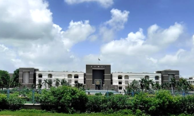 Gujarat High Court, 2008 Ahmedabad Serial Blasts Case, Convict, Engage A Lawyer, Death Sentence Confirmation, Hearing, Gujarat High Court, 2008 Ahmedabad Serial Blasts Case, Convict, Engage A Lawyer, Death Sentence Confirmation, Hearing,