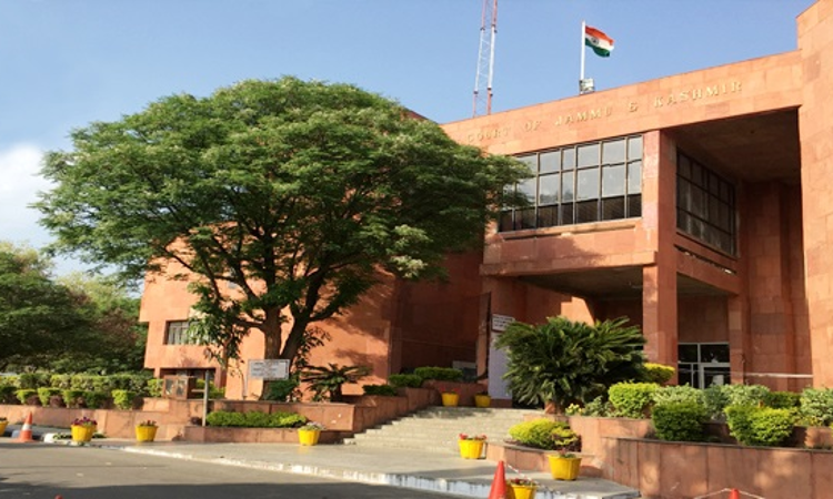 Jammu & Kashmir & Ladakh High Court Upholds 12% Post-Award Interest Despite 18% Rate Under Unamended Arbitration Law Jammu & Kashmir & Ladakh High Court Upholds 12% Post-Award Interest Despite 18% Rate Under Unamended Arbitration Law