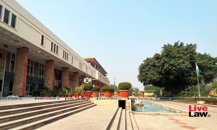 Assessment Order Cannot Be Directed Against Only One Of The Legal Heirs Of Deceased Assessee: Delhi High Court Sets Aside Rs. 10 Crores Demand