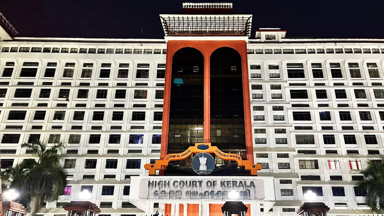 Income Tax Act | Principal Commissioner Has Authority To Cancel Registration Of Assessee Without Waiting For Decision From Assessing Authority: Kerala HC Income Tax Act | Principal Commissioner Has Authority To Cancel Registration Of Assessee Without Waiting For Decision From Assessing Authority: Kerala HC