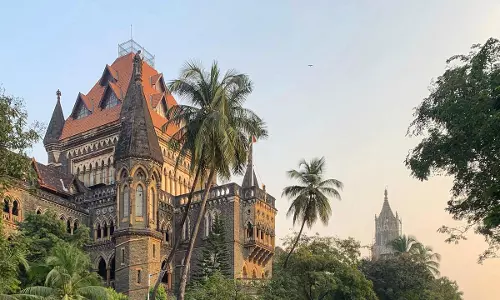 Furnace Oil Not On Par With Plant And Machinery, Unrelated To Goods Dispatched For Complete Sales Tax Set-Off: Bombay High Court Furnace Oil Not On Par With Plant And Machinery, Unrelated To Goods Dispatched For Complete Sales Tax Set-Off: Bombay High Court
