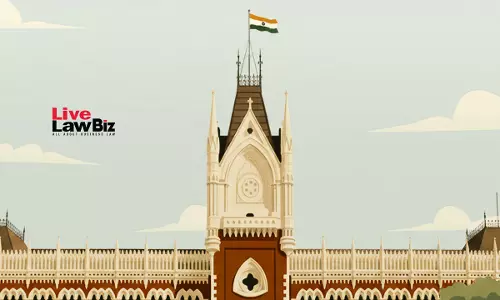 Gold Imported In Violation Of Restrictions Is Prohibited Goods Under Customs Act: Calcutta High Court Gold Imported In Violation Of Restrictions Is Prohibited Goods Under Customs Act: Calcutta High Court