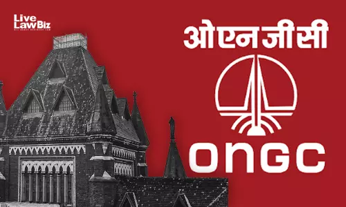 Corporate Guarantee Cannot Replace Unconditional Bank Guarantee Agreed Between Parties: Bombay High Court Corporate Guarantee Cannot Replace Unconditional Bank Guarantee Agreed Between Parties: Bombay High Court